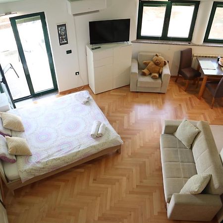 Apartment Emma Pola Esterno foto
